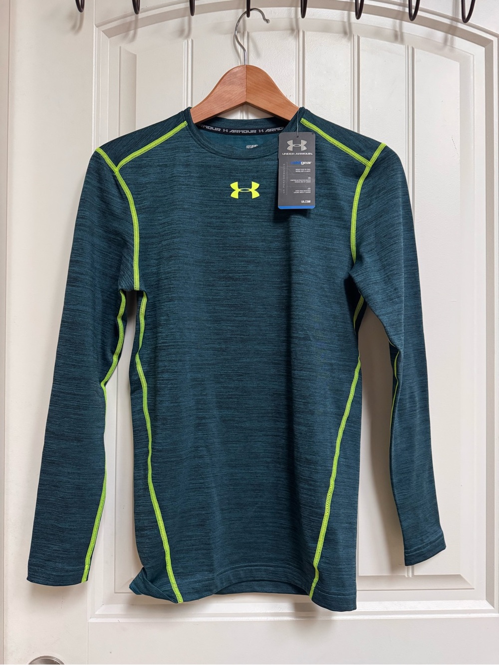 NWT Under Armour Men's ColdGear Armour Twist Compression Crew Shirt. Size S